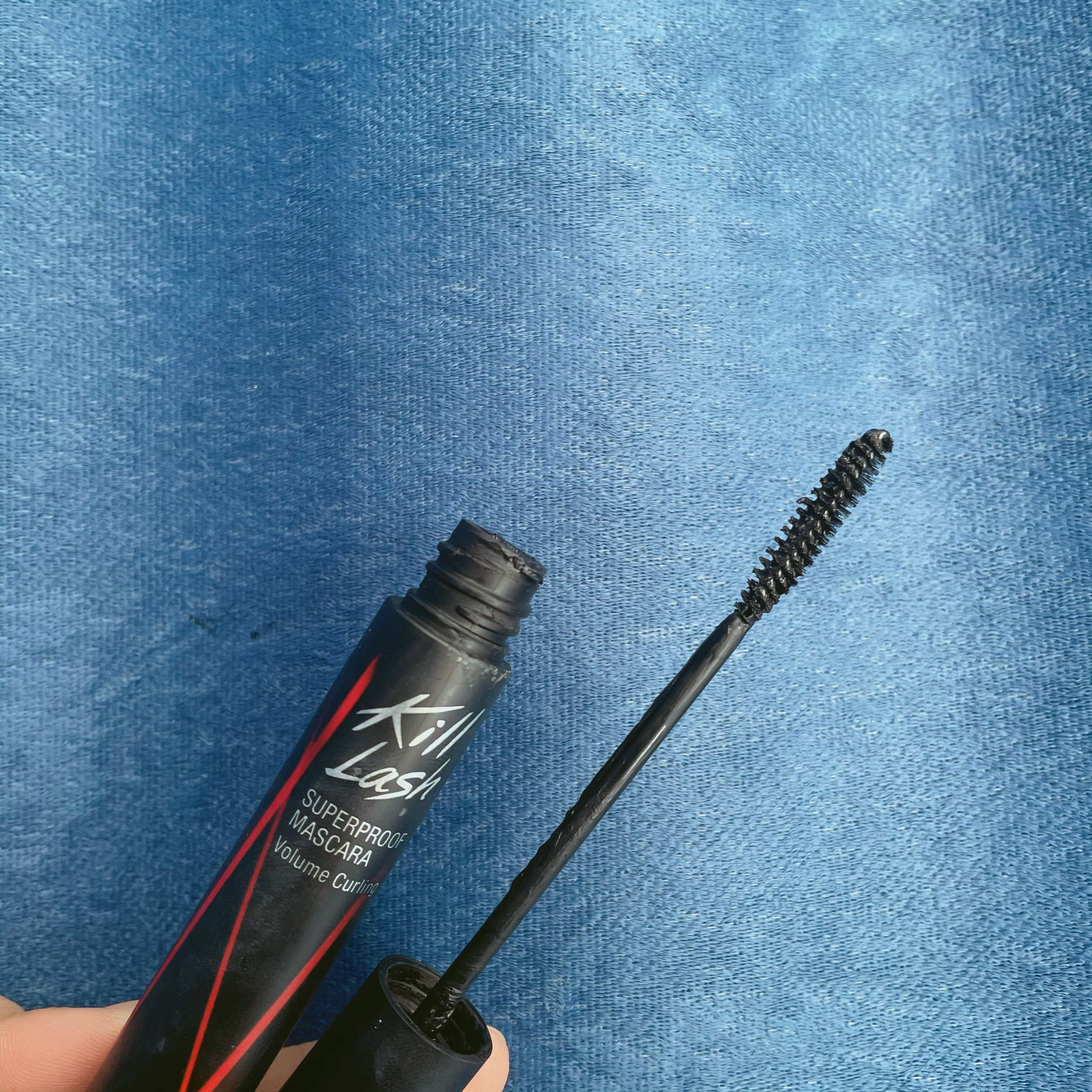 王霏霏推荐水乳霜,不晕妆睫毛膏无苍蝇腿