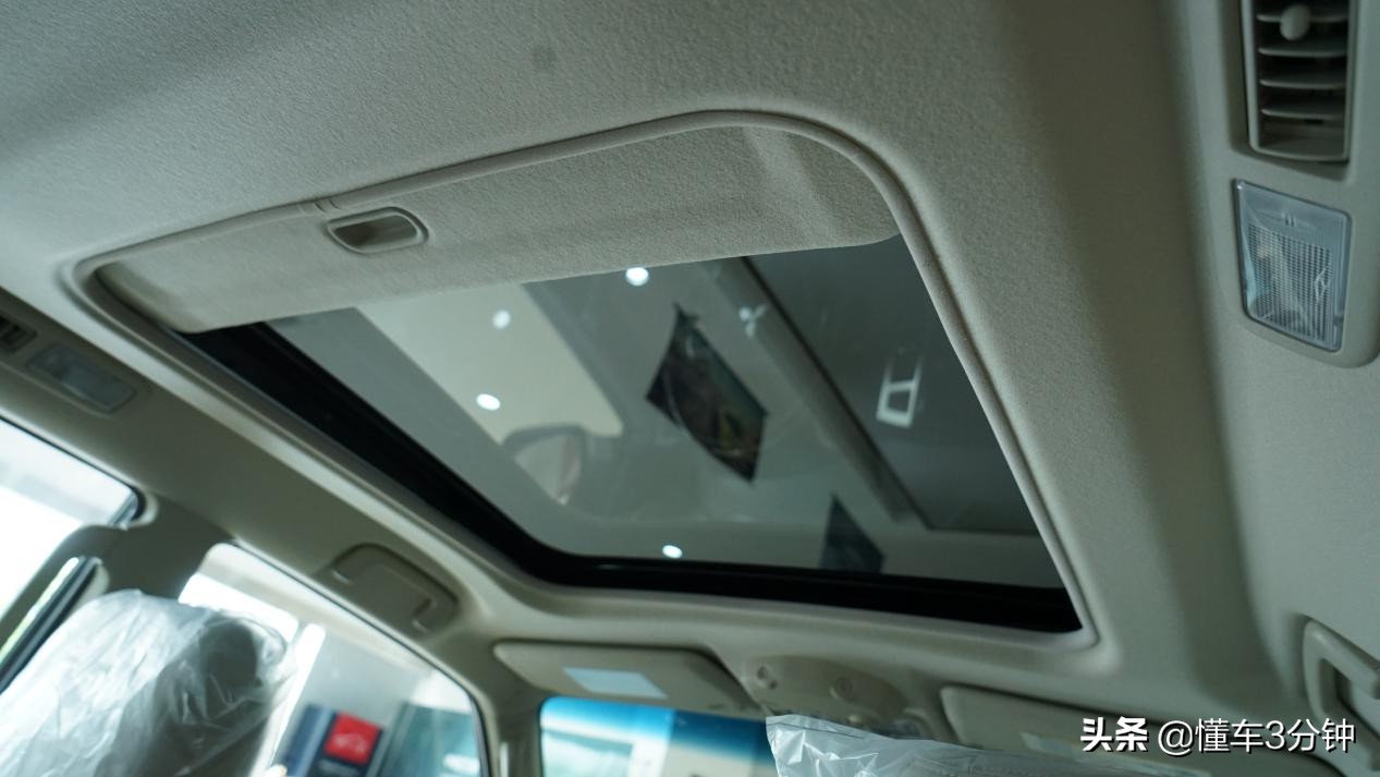 三菱帕杰罗原装进口7座,2.0自吸几万块的帕杰罗