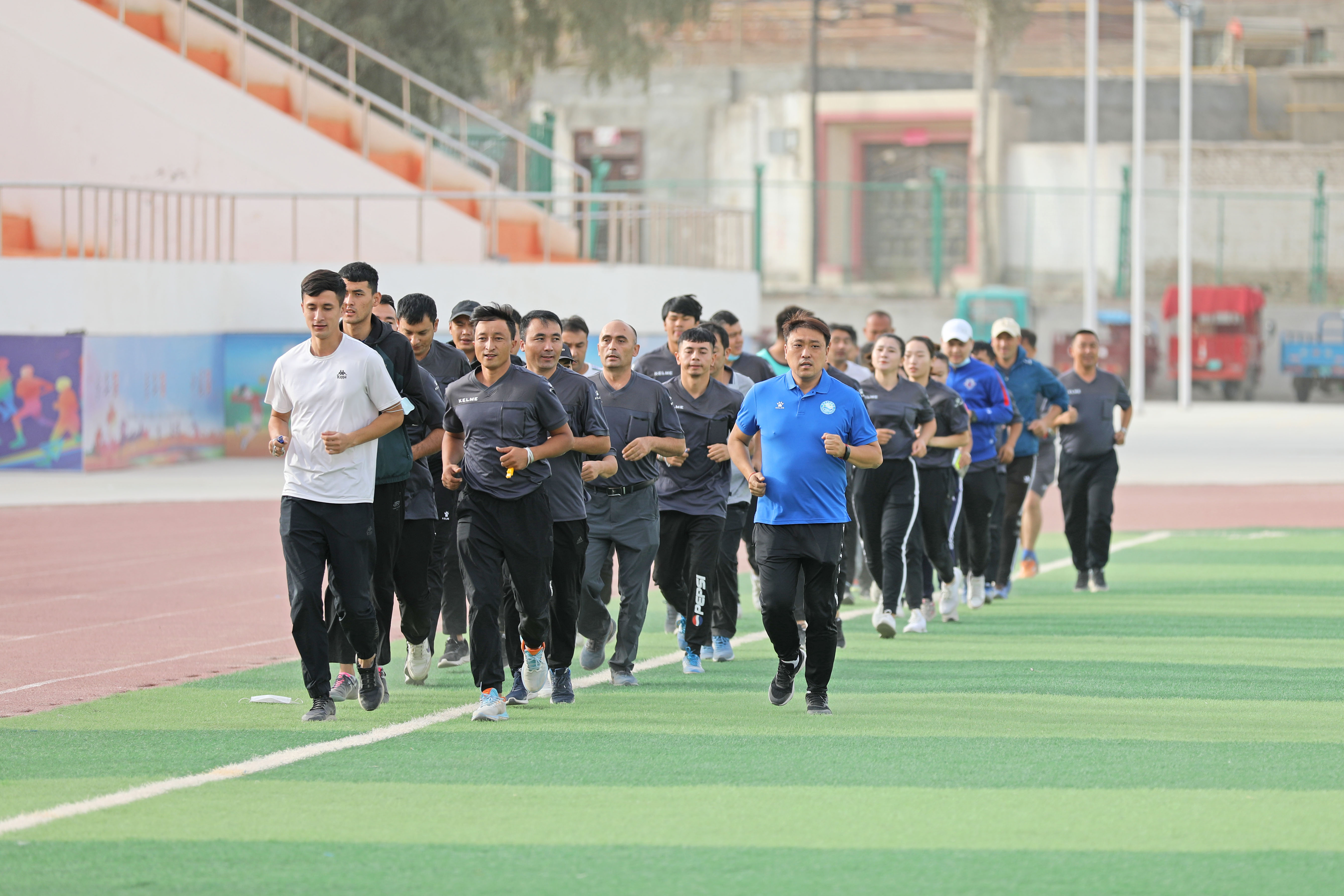 体育援疆正在进行|天津市体育局、天津足协助力*疆新**和田地区裁判员培养工作