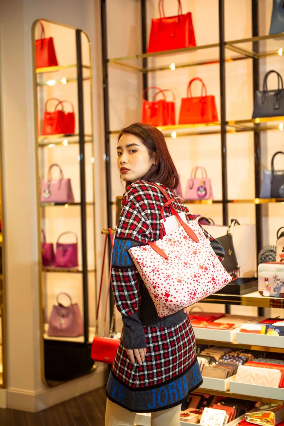 购新衣、买新鞋、挎新包……到百联奥特莱斯就GOU了