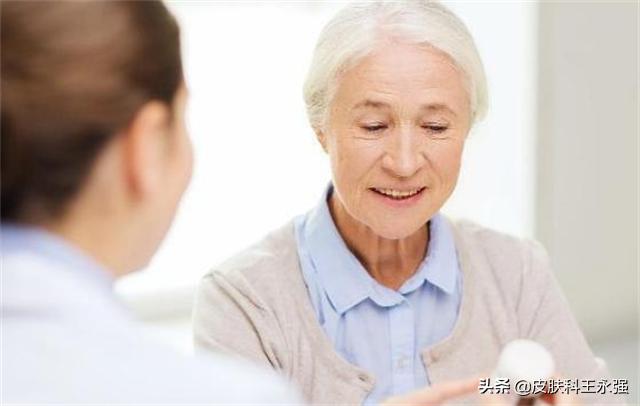 老年斑消除最好的方法皮肤科,长了老年斑怎么食疗