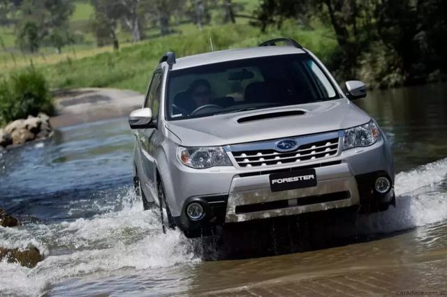 2.0l混动跟1.5t混动哪个更省油,雅阁2.0l对比1.5t哪个省油