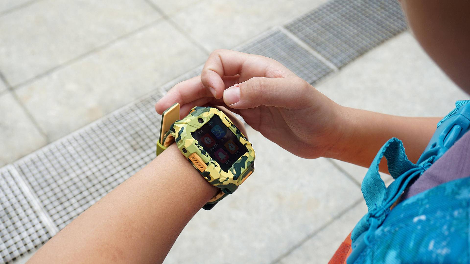 360又上新品，4G视频通话、3D立体定位，500万双摄