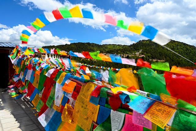 仰望雷克萨斯,卡瓦格博是什么神