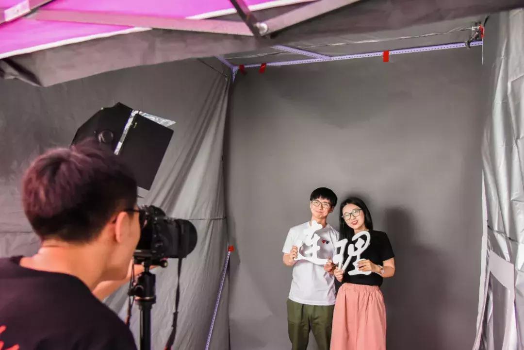 确认过眼神这是谁唱的歌,确认过眼神是过年要加班的人