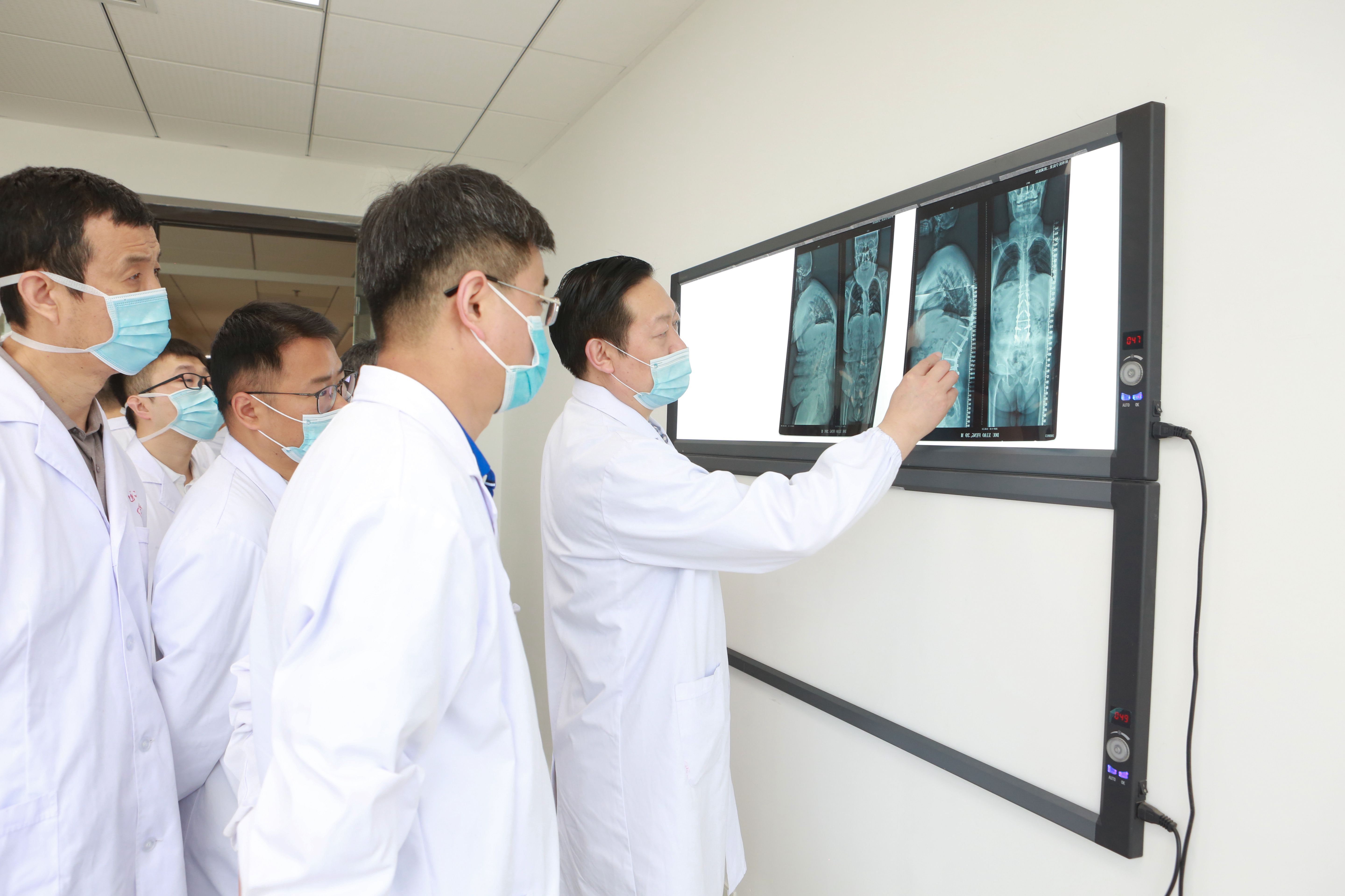 严重驼背的人能平躺吗,驼背18年终于治好了