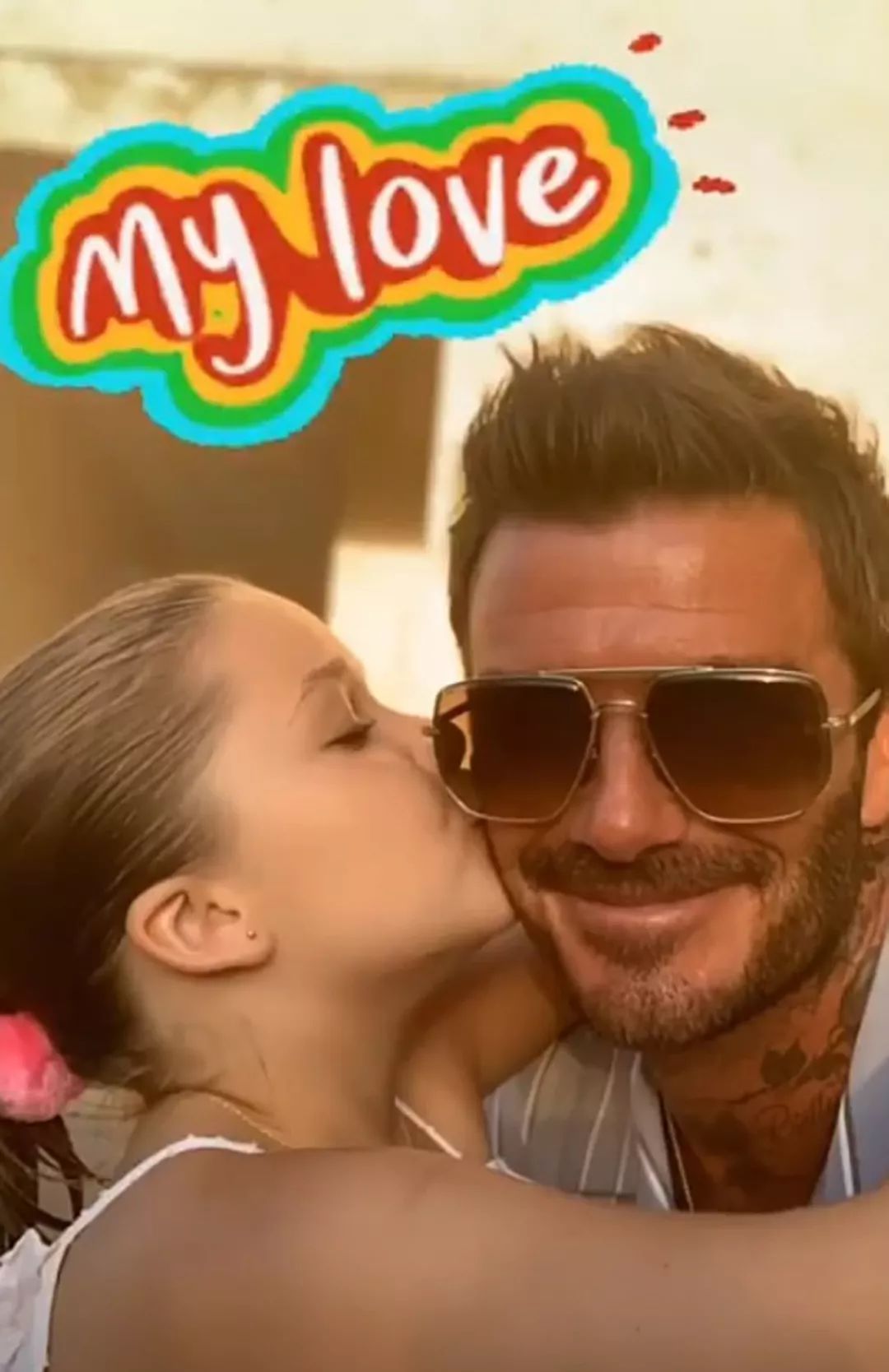 贝克汉姆夫妇重穿结婚礼服,贝克汉姆跟贝嫂出席活动