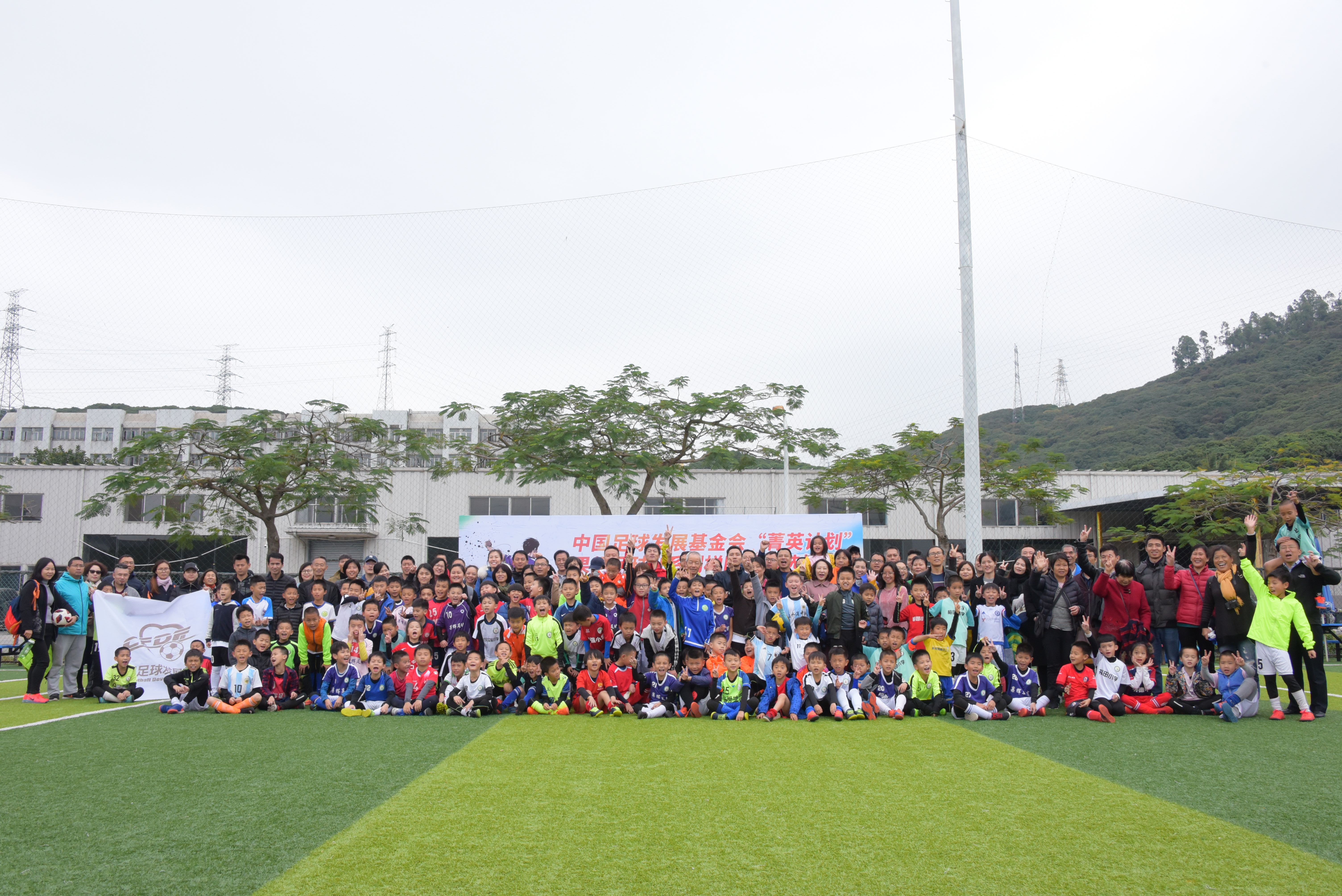 强强合作！果辉足球与深圳小球星签署战略合作协议