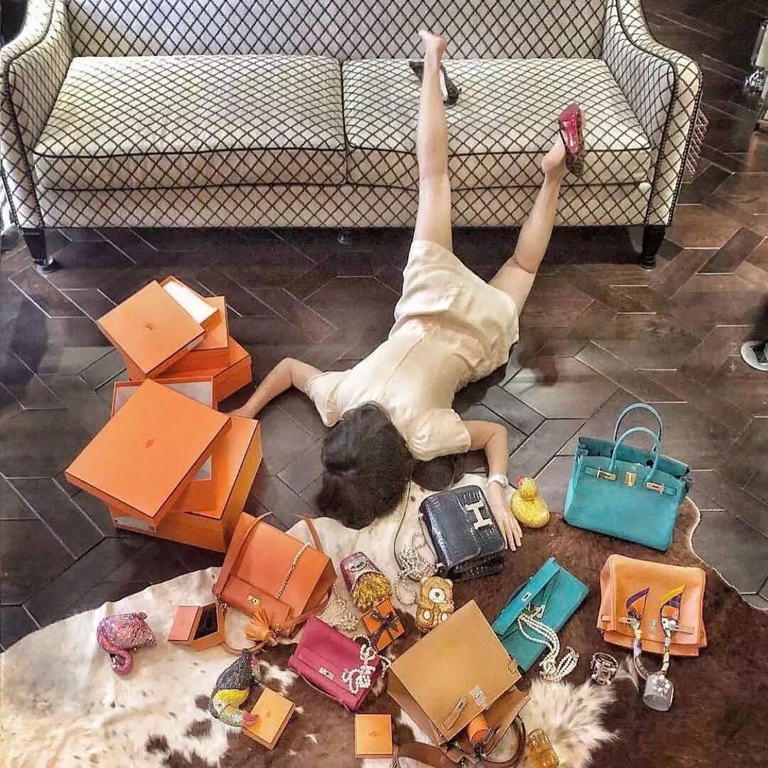 穿假的奢侈品会不会看出来,穿假的奢侈品丢人吗