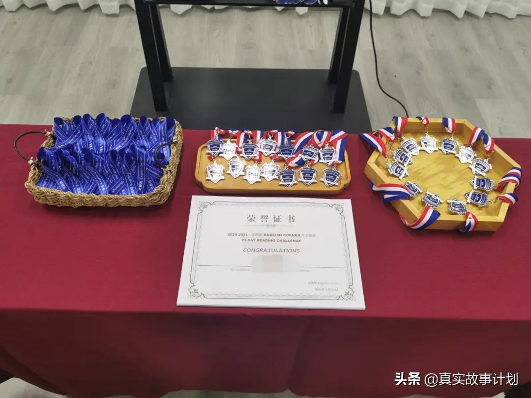 故事：杭州学区房“孟母群”：为保卫房价，互助「鸡娃」的家长们