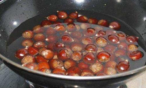 怎么剥生板栗剥得快,生板栗怎样更好剥皮