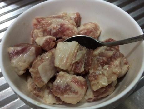 自贡米酒蒜香排骨的做法,怎么用蒜香粉做蒜香排骨