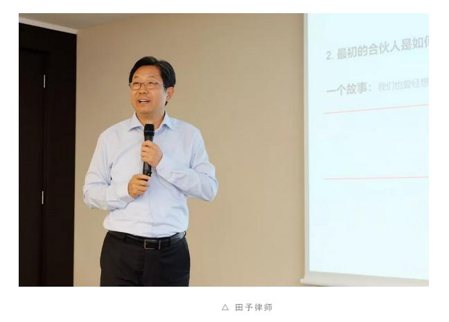 连续十年稳居钱伯斯Band1，他们只做了这件事