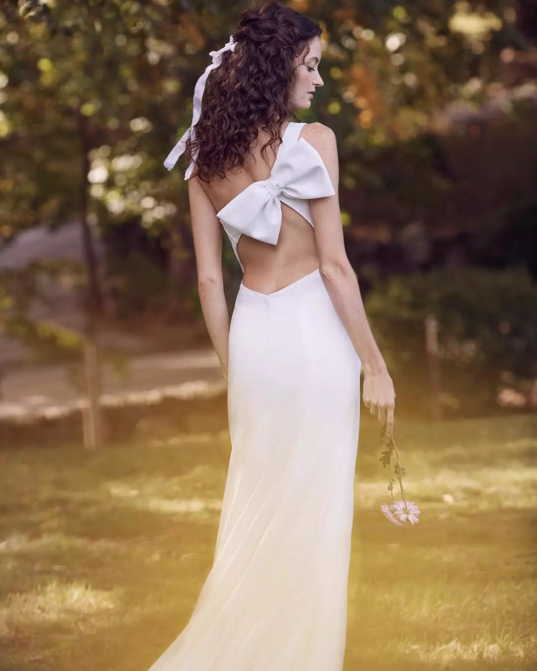 减龄蝴蝶结搭配,蝴蝶结怎么穿才好看慢动作