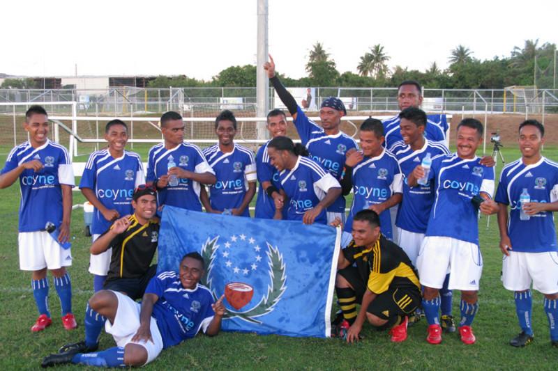 去执教世界上最差的国家队？两个足球爱好者的奇幻冒险之旅