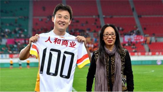 中国十大女老板身价,中国足坛两大美女老板