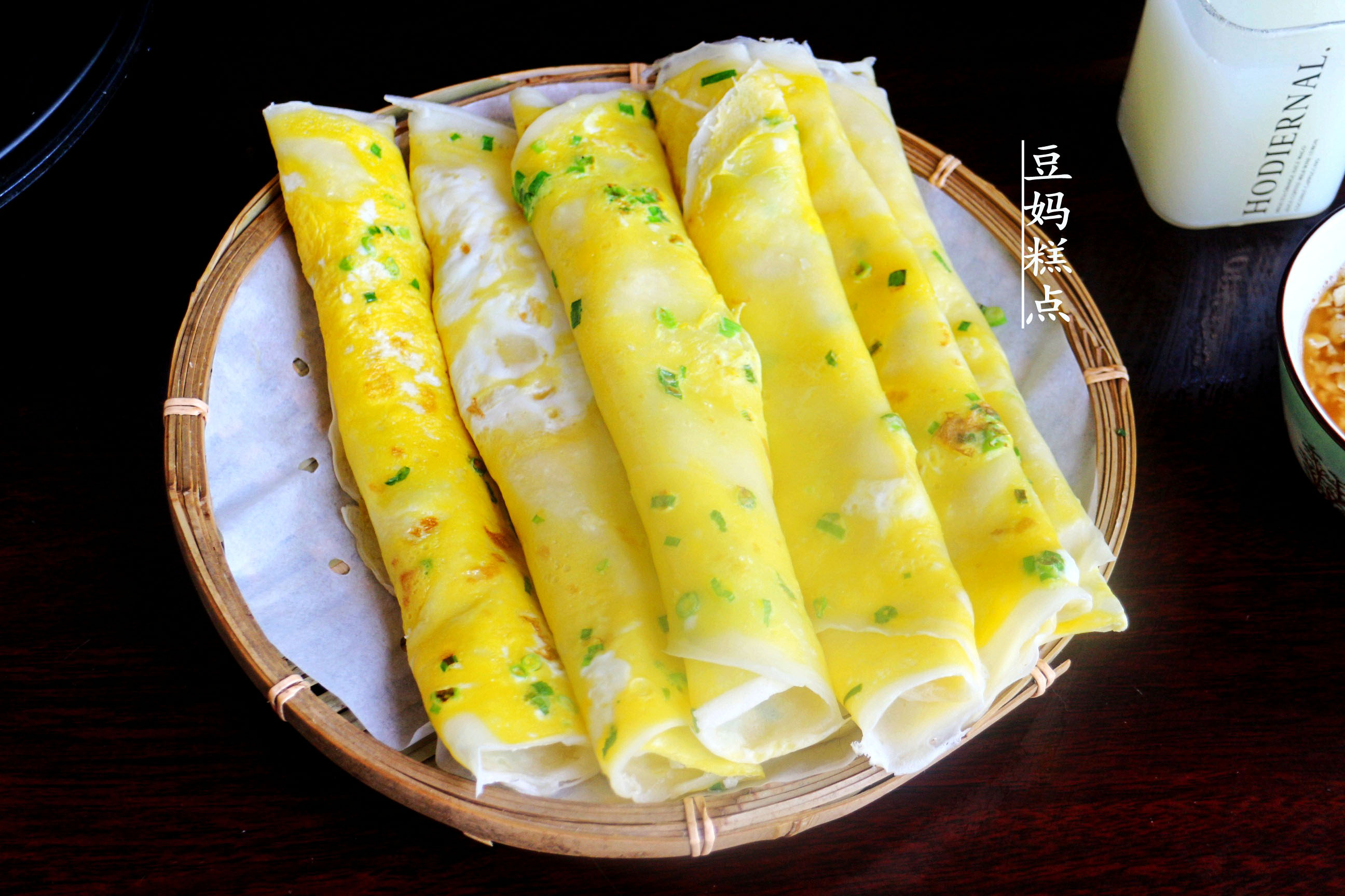 手不沾面大厨教你做早餐鸡蛋饼,手不沾面做葱花鸡蛋饼