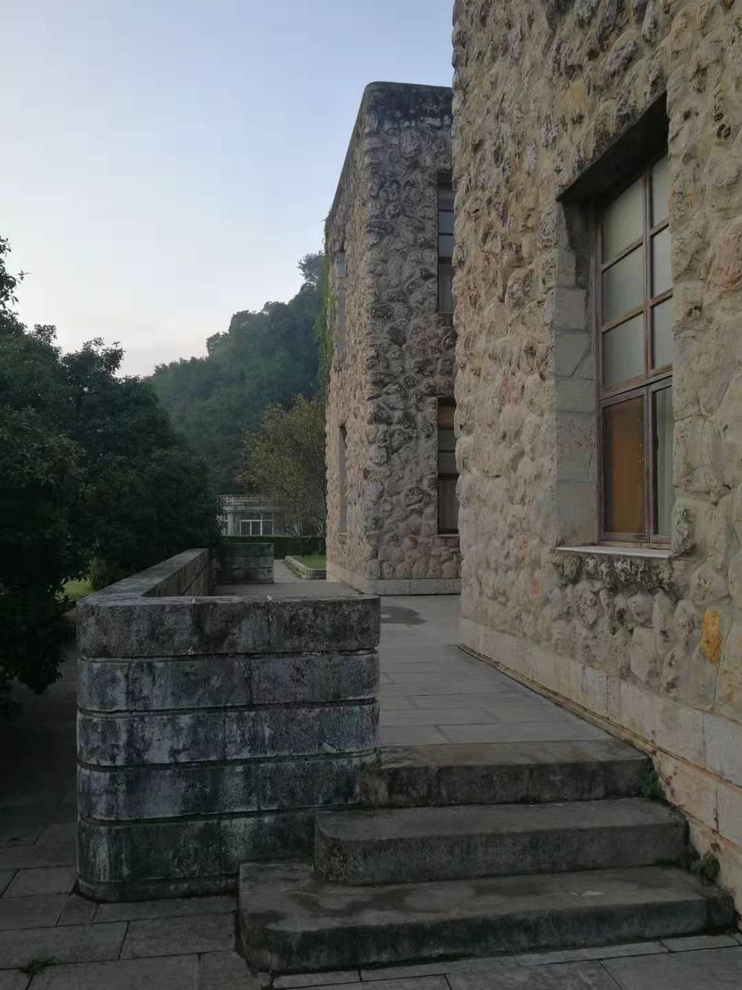 庾澄庆滇池,滇池边西山下神秘别墅