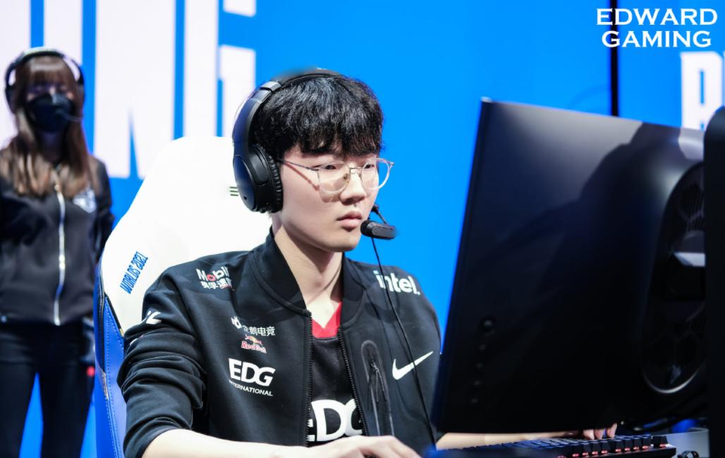 meiko棣栨瀵规垬edg鍚庡彴鑺辩诞,edg姣旇禌meiko澶氭榛戝睆