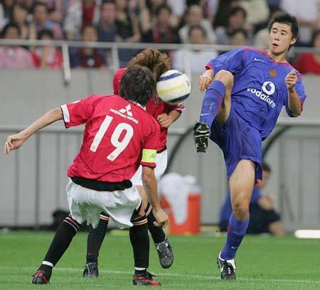 东亚杯2008李玮锋对日本,中韩足球冲突李玮峰