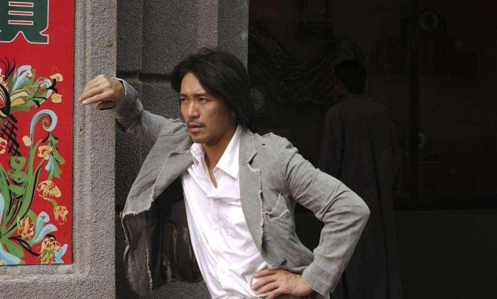 周星驰戴小偷帽子,周星驰为何戴日本军帽