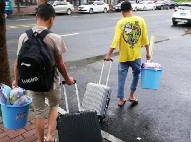 提桶跑路人,提桶跑路