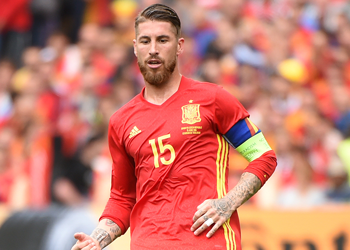 金玟哉和韦世豪当过队友吗,中后卫金玟哉实况