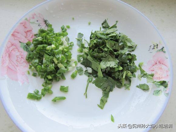 自家炸油条面的做法,家庭自制老面发面油条的做法