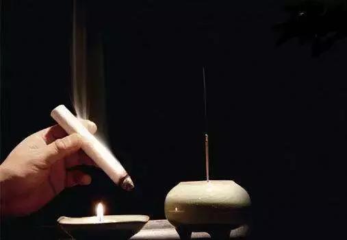 女生膝盖摔伤伤口怎么处理,女生擦伤怎么处理恢复得快