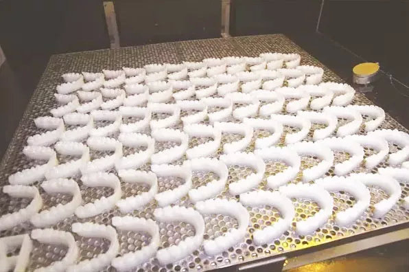 选择隐形牙套需要了解事项,隐形矫正佩戴注意事项