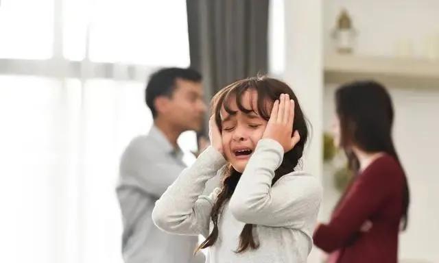 没有离婚一方擅自抱走孩子犯法么,离婚后孩子判给女方强行抱走