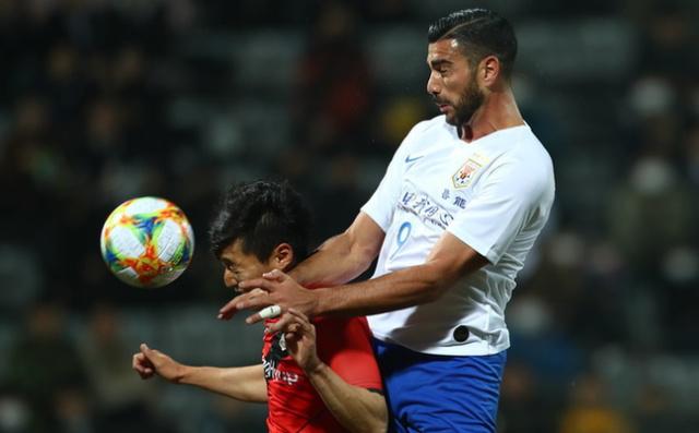 “周海滨盘活了庆南中场”李霄鹏换两人丢两球这操作让人看不懂