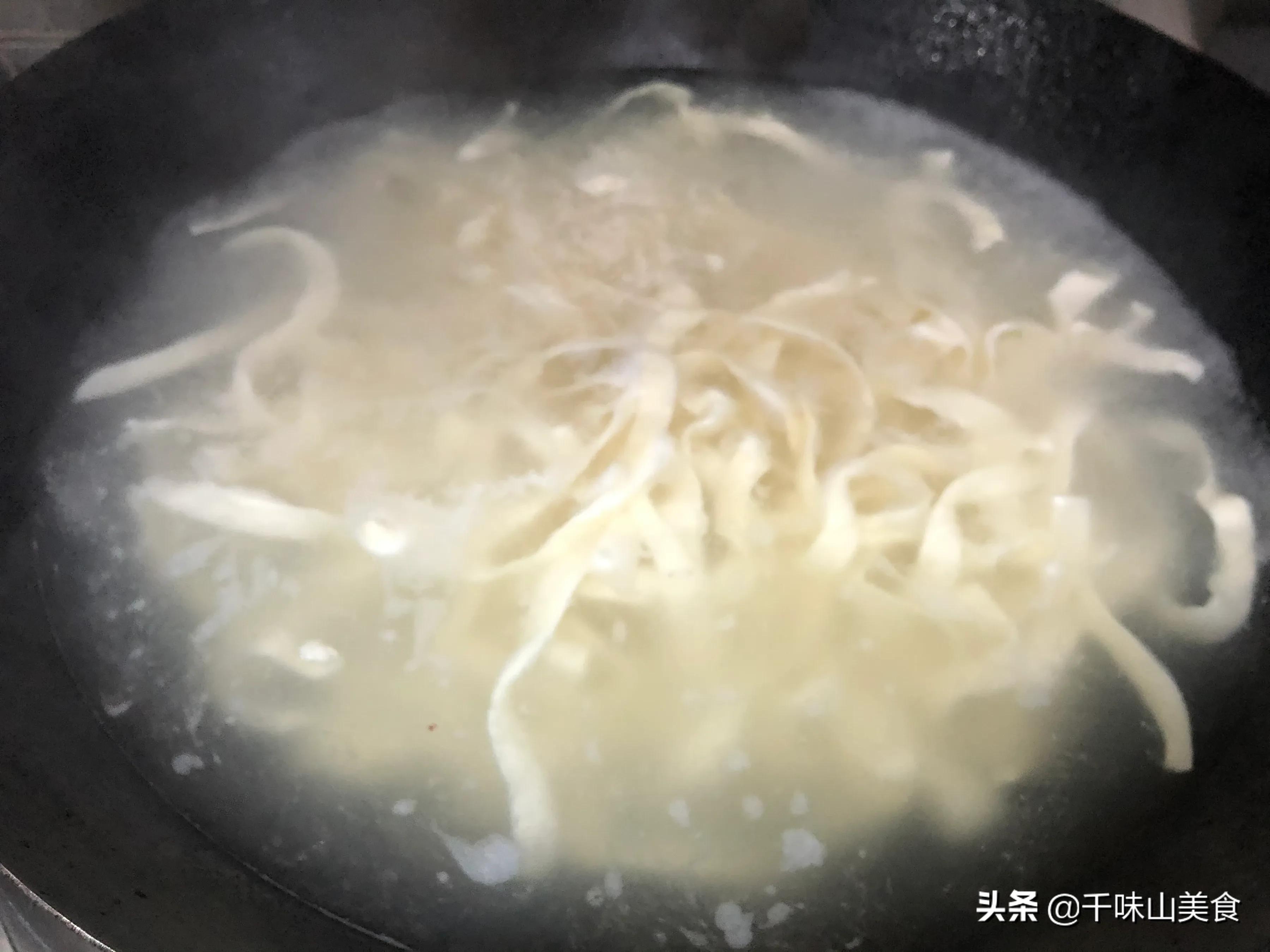 煮面条糊锅，大厨分享煮面窍门，好方法不粘连不糊锅，50碗都不怕