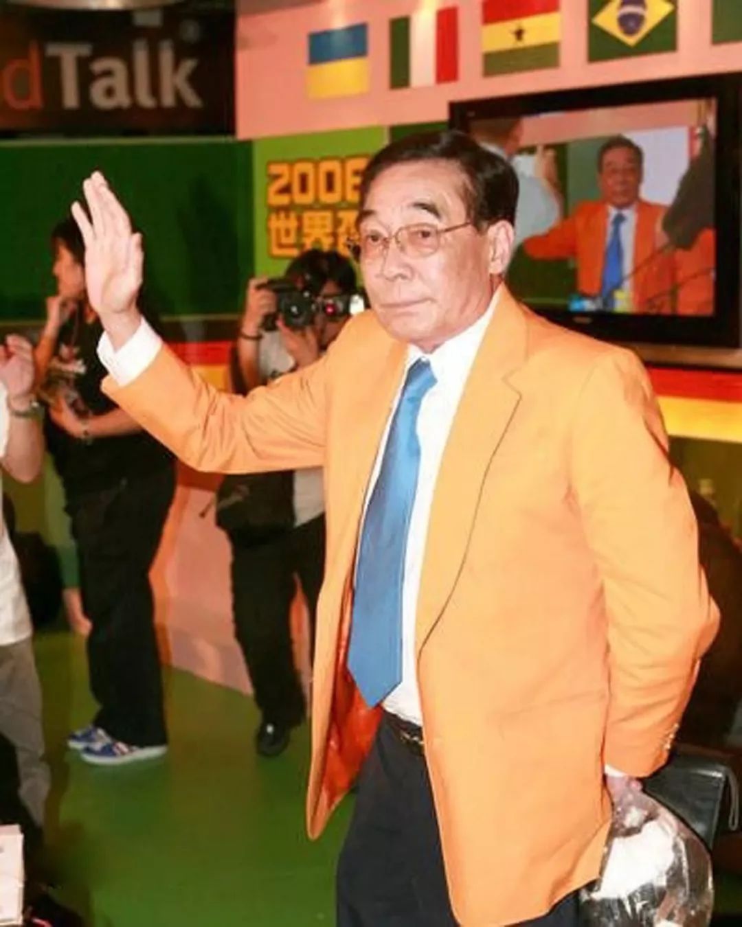 靓坤霸气出场叱咤风云,古惑仔牧师脚踢靓坤吓退乌鸦