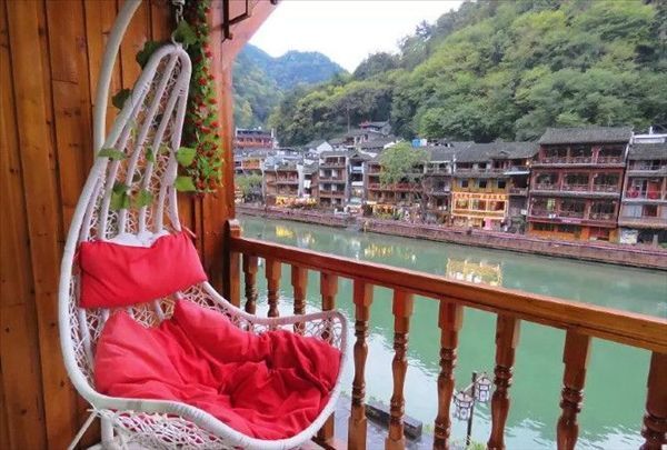 凤凰古城最全攻略看了不后悔,凤凰古城攻略表