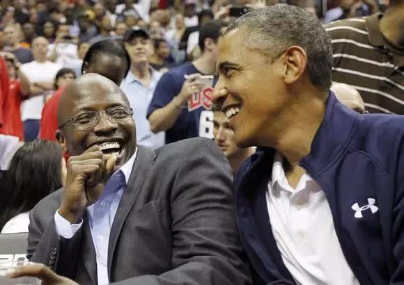 安德玛对比阿迪达斯耐克,击败阿迪成为第一品牌