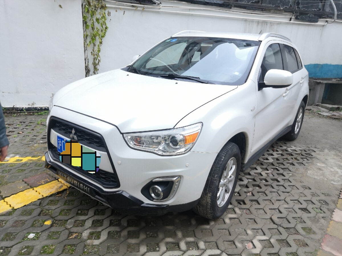 三菱asx劲炫2013款2.0lcvt两驱精英版,三菱劲炫asx一公里多少油钱