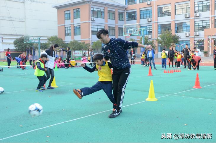 亲子足球乐融融,亲子足球表演视频