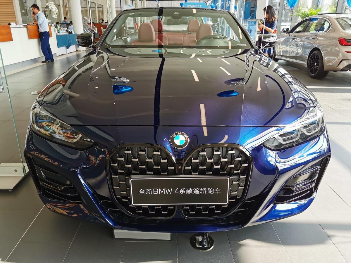 2022款宝马4系四门轿跑车值得买吗,宝马4系敞篷对比宝马软顶敞篷