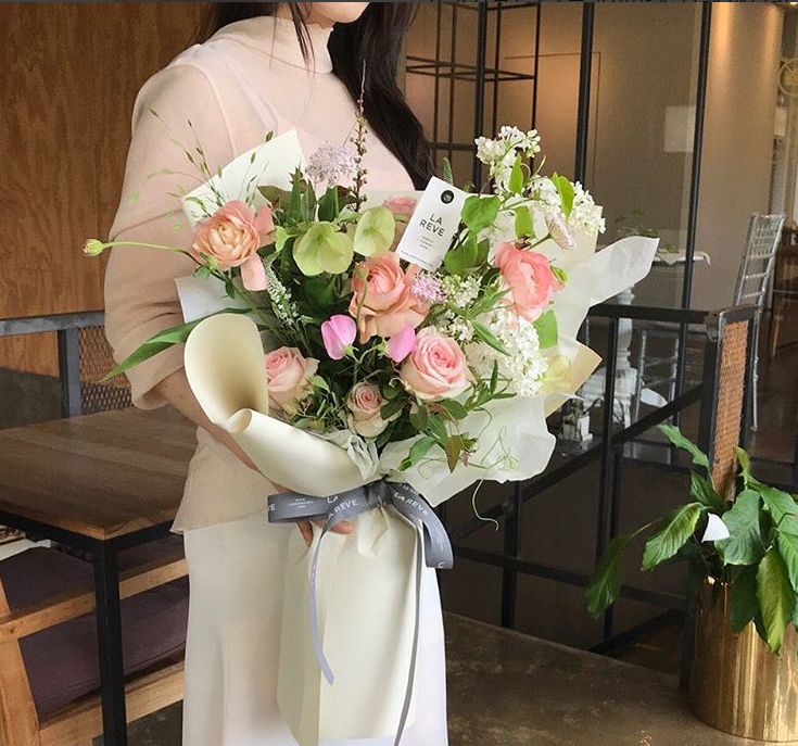 鲜花买回家一天就蔫了怎么办,鲜花拿回来瞬间就蔫了