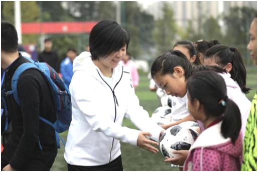 鍏崇埍闈掑皯骞村叕鐩婃垚闀胯惀,鍏崇埍鍎跨绛戞ⅵ璧疯埅蹇楁効鏈嶅姟娲诲姩