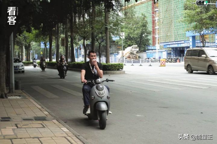 跑腿小哥的微信,跑腿小哥到底有多全能