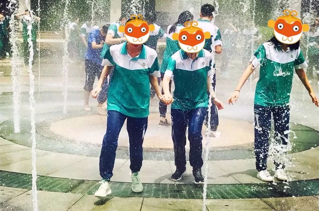 看完谁说中学校服丑？？这几所学校的校服简直颜值爆表