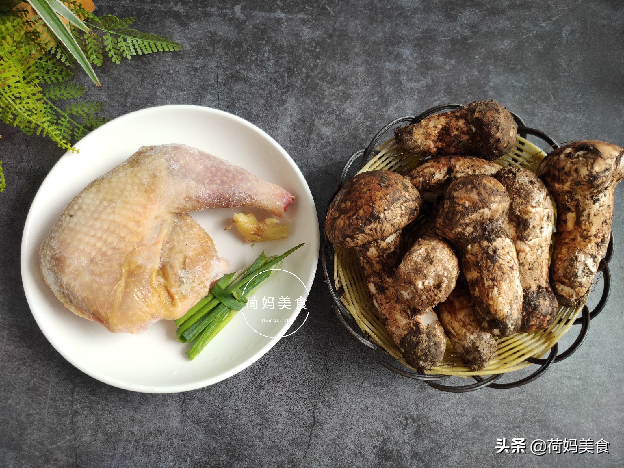 立秋亲手炖老母鸡汤给儿子喝,秋天来一碗松茸鸡汤