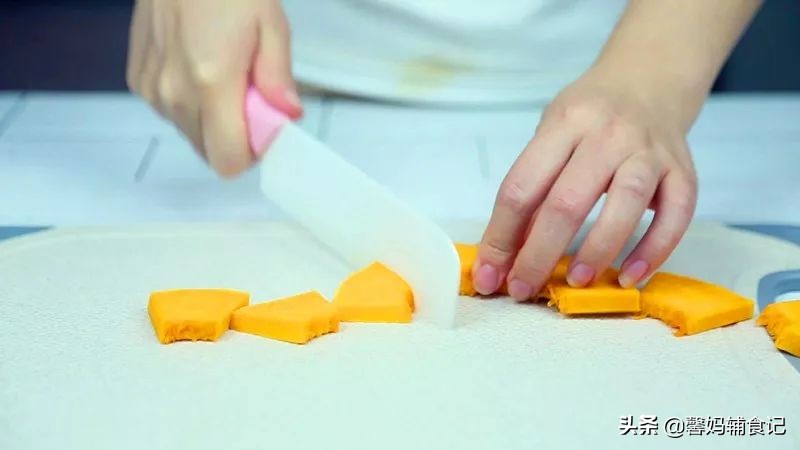 一岁宝宝喝什么汤可以缓解便秘,防止小孩便秘的食谱