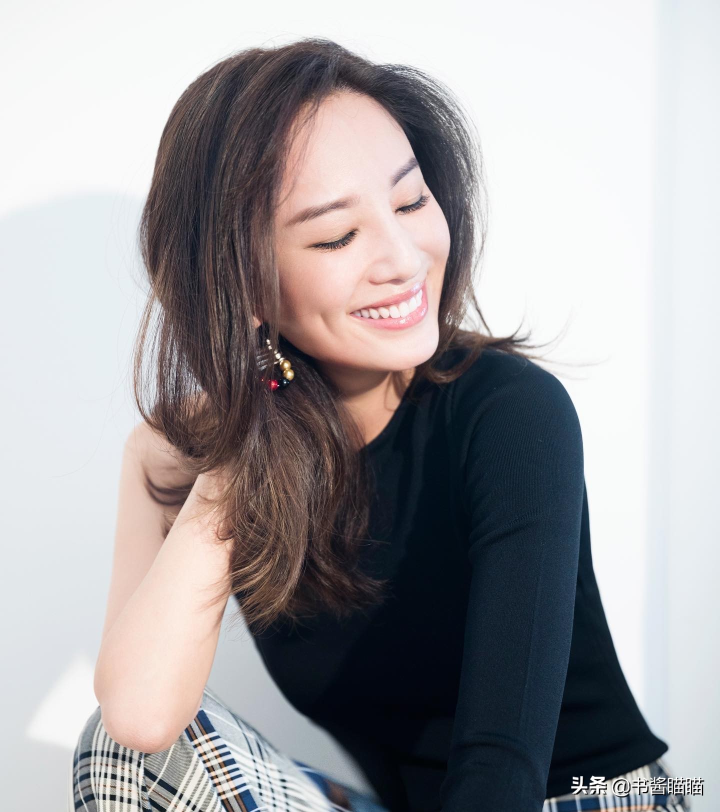 港星郑希怡,本就不富裕的家庭雪上加霜流行语