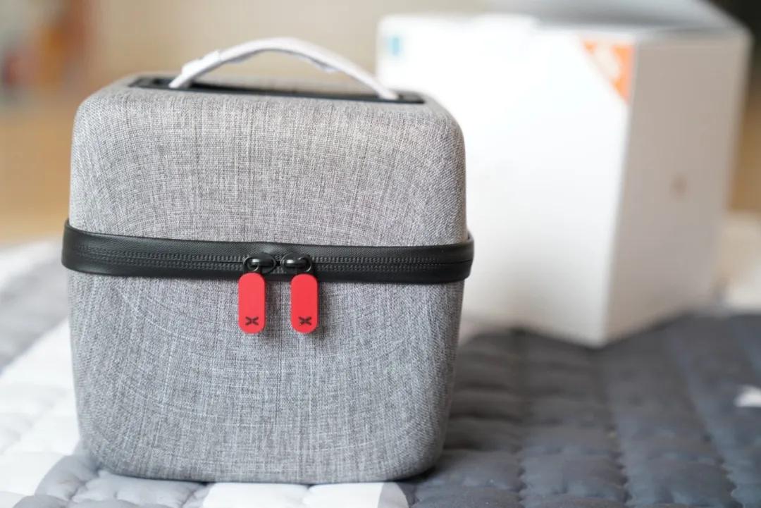 如何选择护眼投影仪,100寸电视和投影仪哪个好更护眼