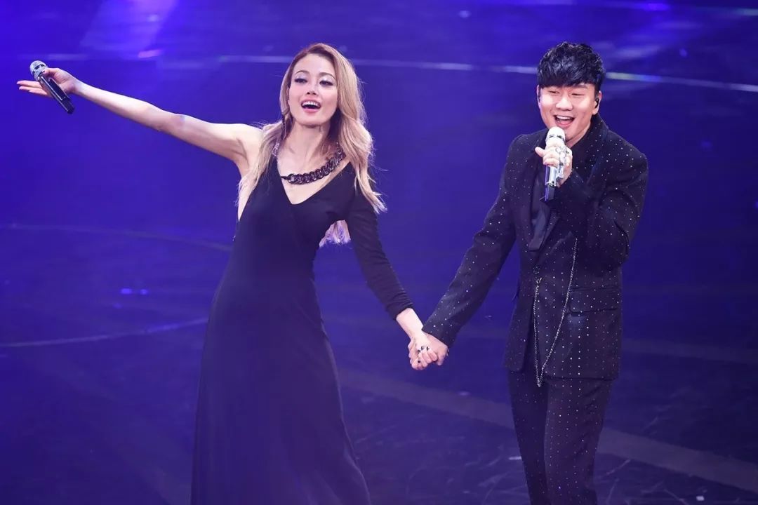 容祖儿张学友刘德华,容祖儿演唱会刘德华出场