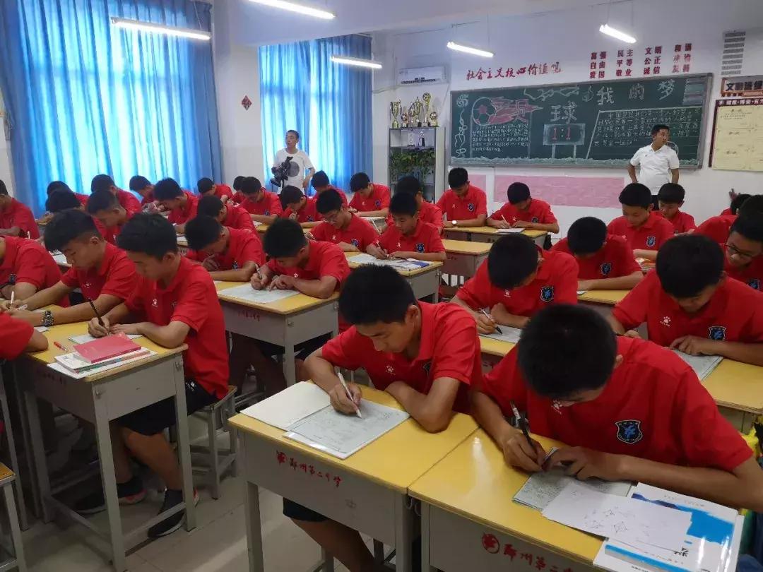 中国青少年足球联赛河南实验,央视记者探访河南学校