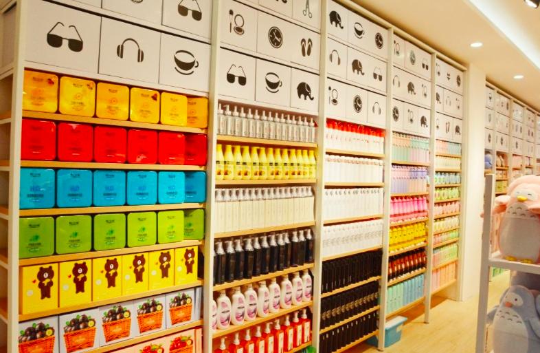 为什么街上的两元店价格能这么低，还能赚到钱吗？